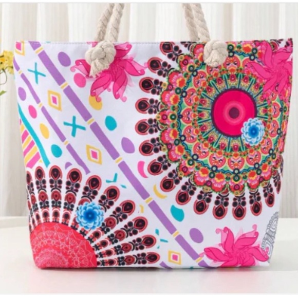 Source Unknown Handbags - New Medium Size Mandela Design Zipper Closure Lined Tote